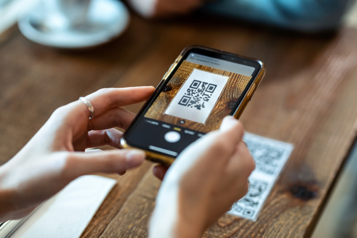 A menu QR code scanning sign